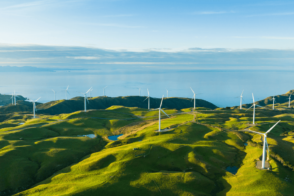 Energiewende - Grüne Landschaft Mit Windrädern